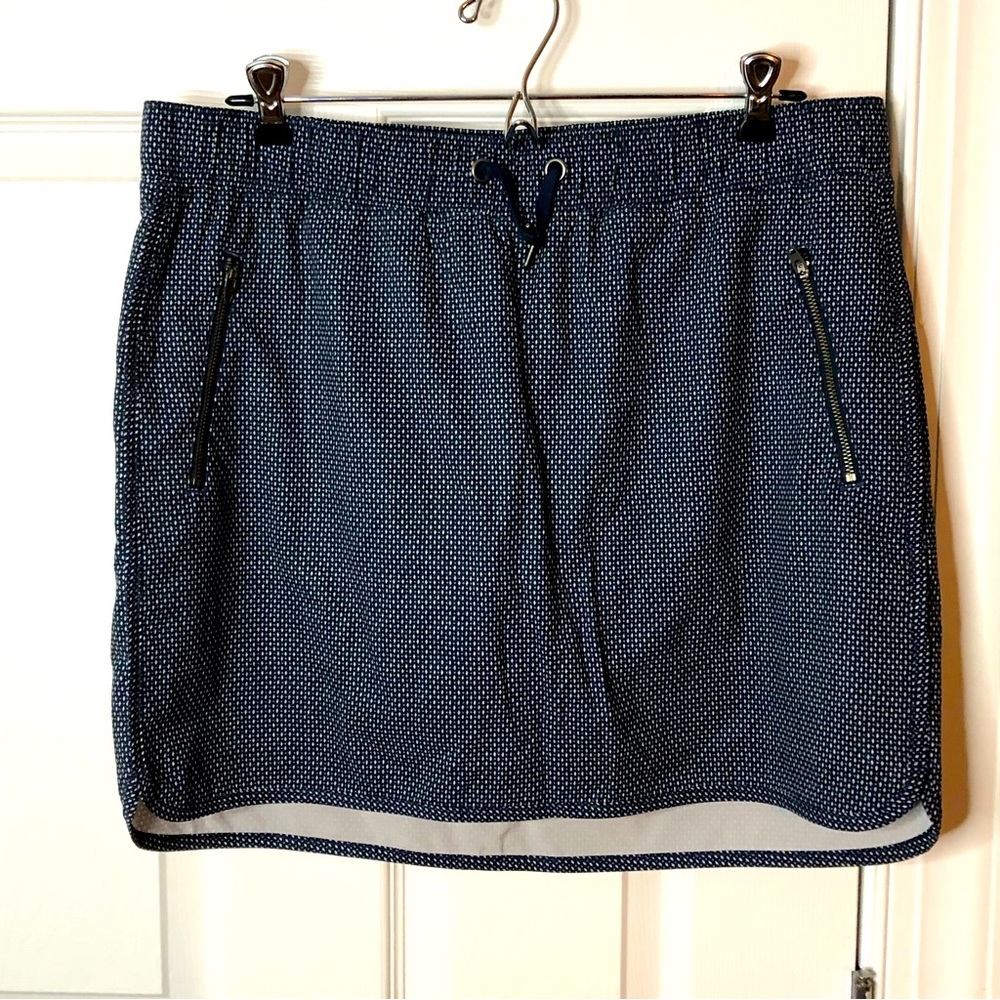 Athleta Midtown Skort - Size Large